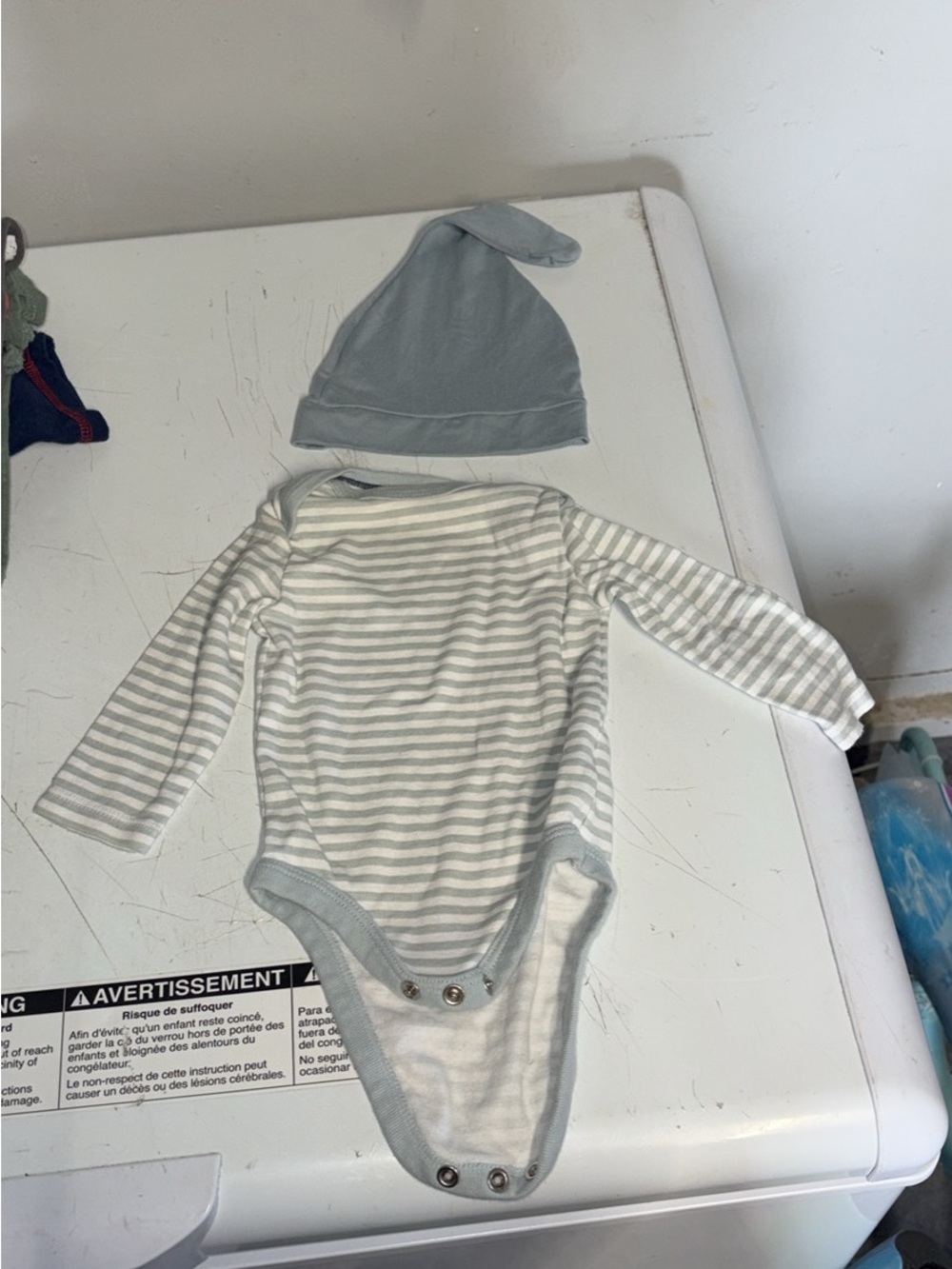 cloud island Light blue & White Stripe Long-Sleeve Bodysuit with Knot Hat